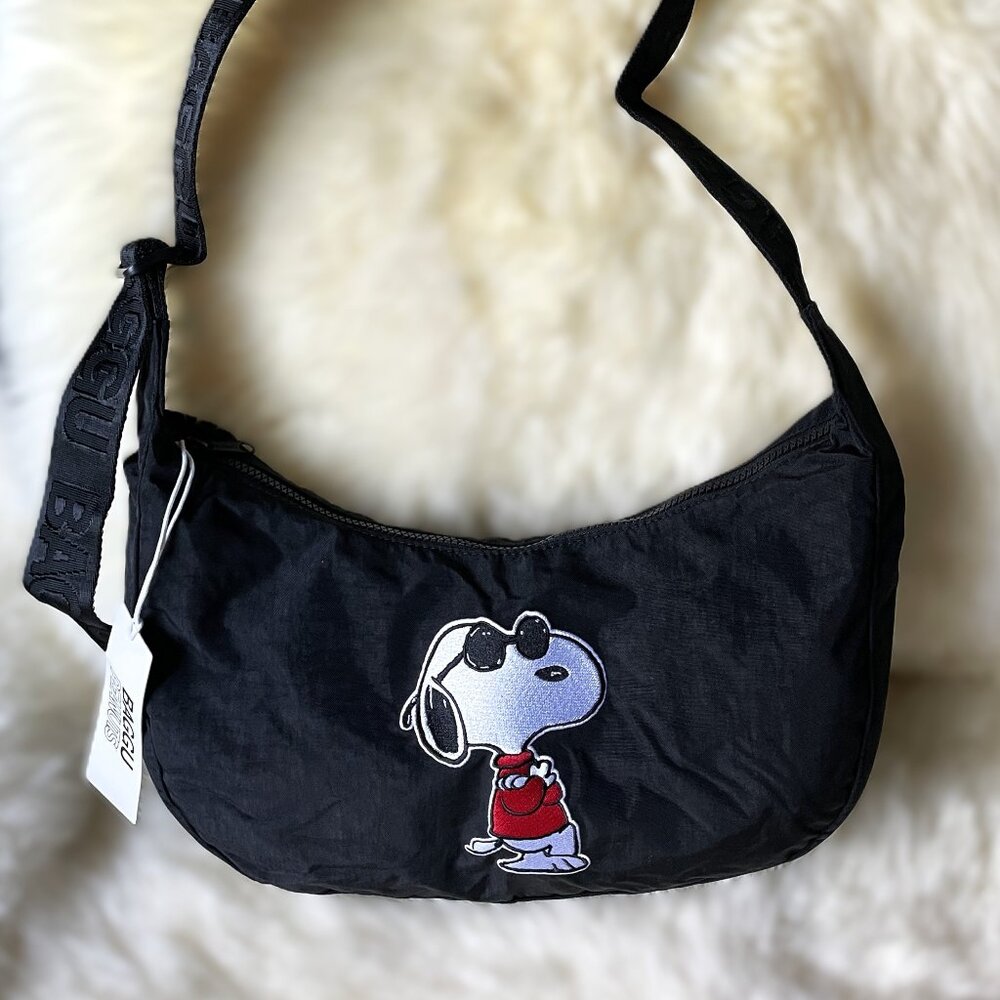 Baggu x Peanuts - Medium Crescent Bag - Embroidered Joe Cool - Picture 1 of 6
